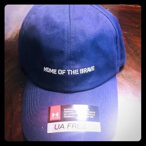 Women’s under armour adjustable hat.